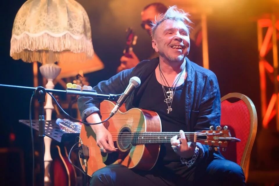 гарик сукачев концерт. песни сукачева слушать. песни сукачева слушать. песни сукачева слушать. гарик сукачев белые дороги.