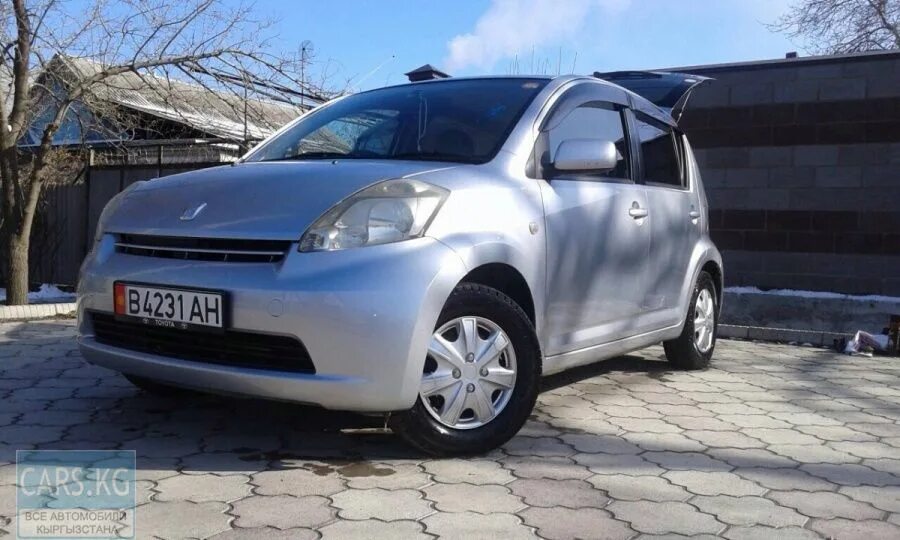 Toyota passo 2005. Тойота Пассо 2005 года. Тойота Пассо 2005 неон. Тойота Пассо 2005 свет.