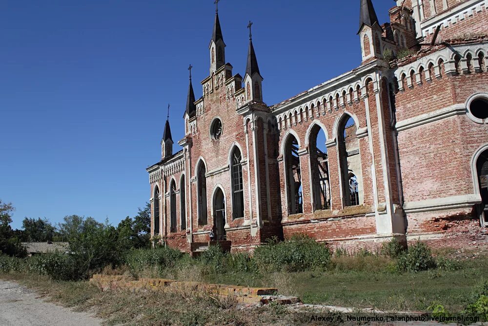 Саратовская область красноармейский район село каменка погода. Католическая Церковь Каменка Саратовская область. Село Каменка Саратовская область Красноармейский район. Кирха Каменка.