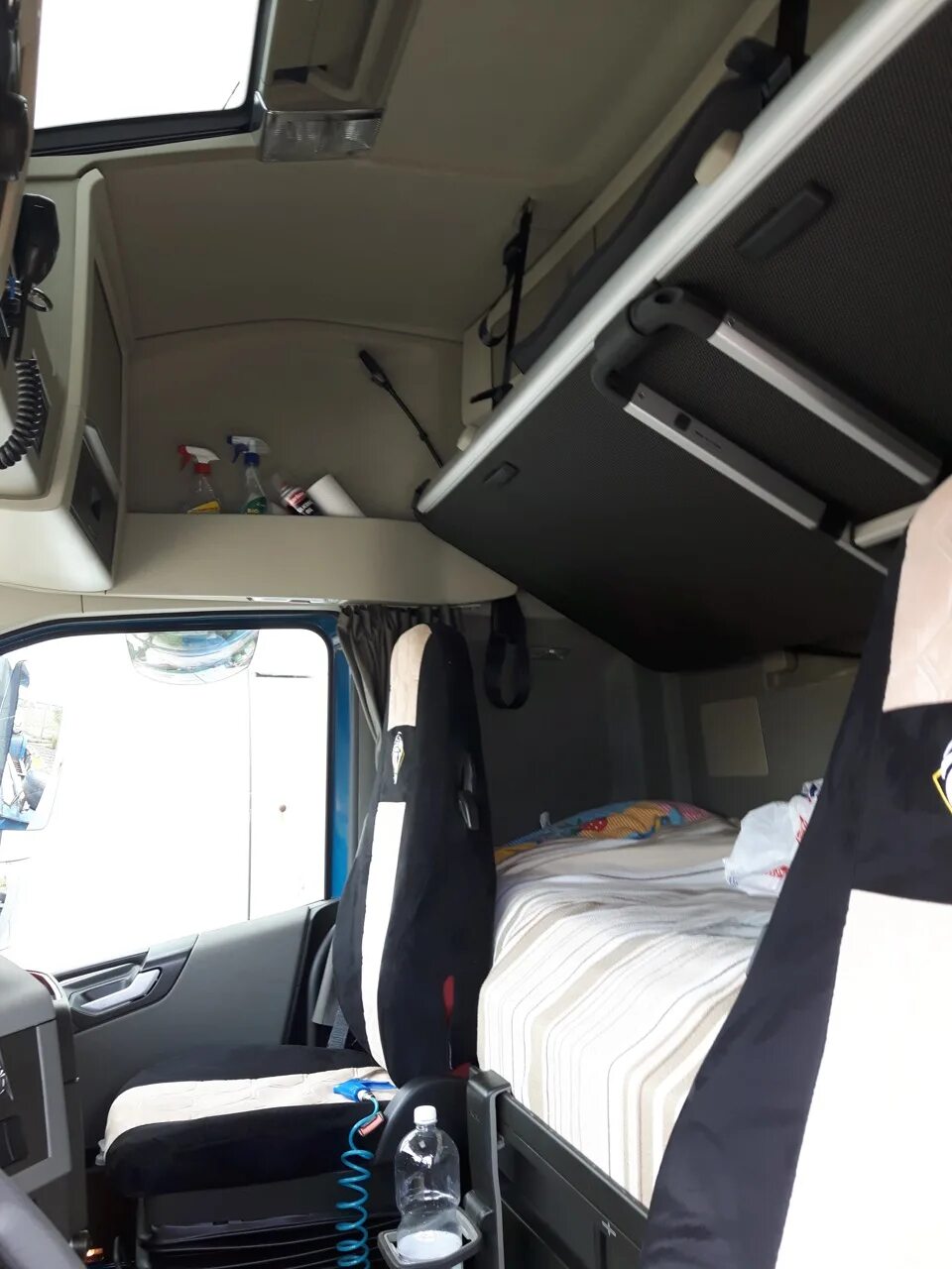 Volvo fh16 кабина. Верхний спальник вольво fh12. Спальник вольво фш. Спальник вольво фш 13. Вольво fh кабина 1 спальник.