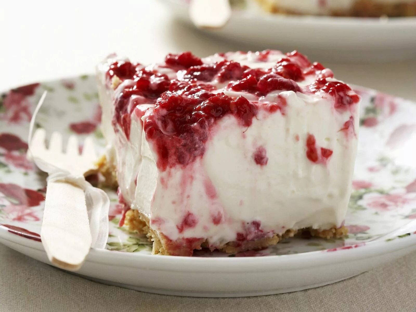 Сметанный десерт с желатином и фруктами. Творожный десерт с желатином без выпечки. Торт "творожно-малиновый" стефания. Десерт бланманже с фруктами. Пасха из творога изжелатином.