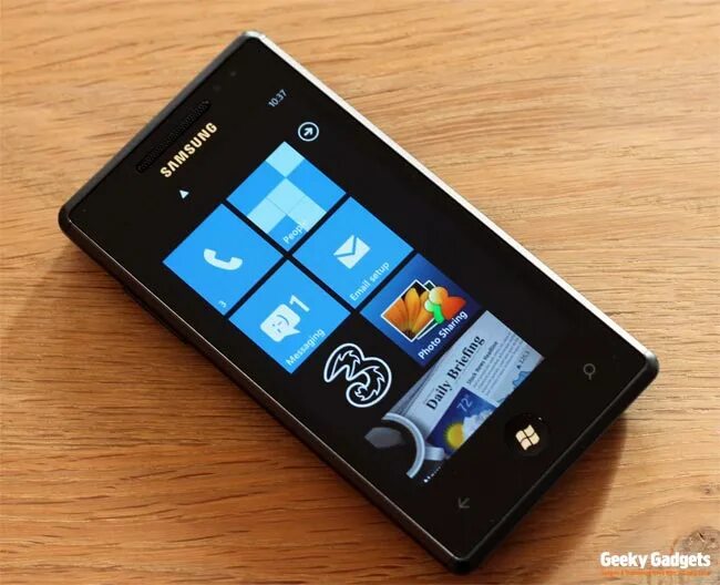 Samsung Omnia 7.5. Samsung Windows Phone. Смартфон Windows Phone 7. Samsung Omnia Windows.