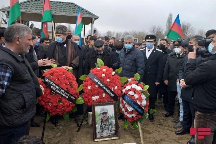 похороны солдат погибших в чечне. похороны солдата видео. похороны солдат погибших в украине. кладбище краснооктябрьского района волгограда. каменск-уральский похороны погибшего в украине.