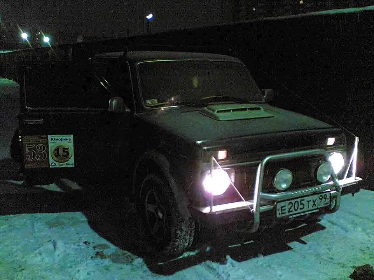 Регулировка фар 21214. Регулировка фар 21214. Регулировка фар нива 21213. Масса фары на ниве 2121. Регулировка фар на ваз 21213 своими руками.