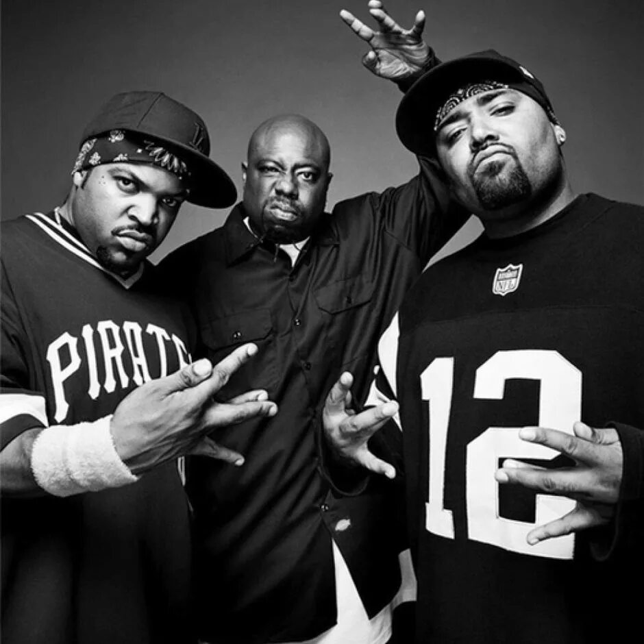 Хип хоп музыка популярные. Ice Cube Westside. Айс Кьюб гангста. Ice Cube кепка Westside. Айс Кьюб гангста рэп.