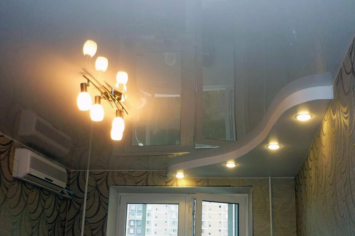 Матовый натяжной потолок. Недорогие натяжные потолки. Комбинированный потолок. Потолки натяжные двухуровневые с лампочками. Натяжного потолка квадратный метр установкой.