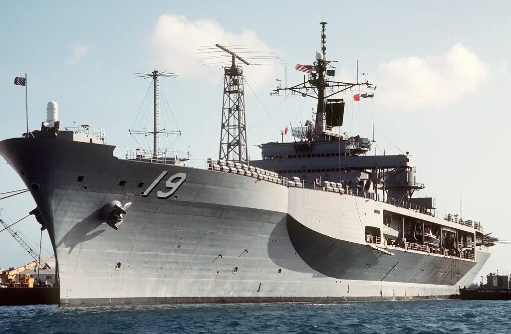 Usa ships. USS Blue Ridge LCC-19. LCC/JCC-19 Блю Ридж. Us Navy. Олбани корабль США Никарагуа.