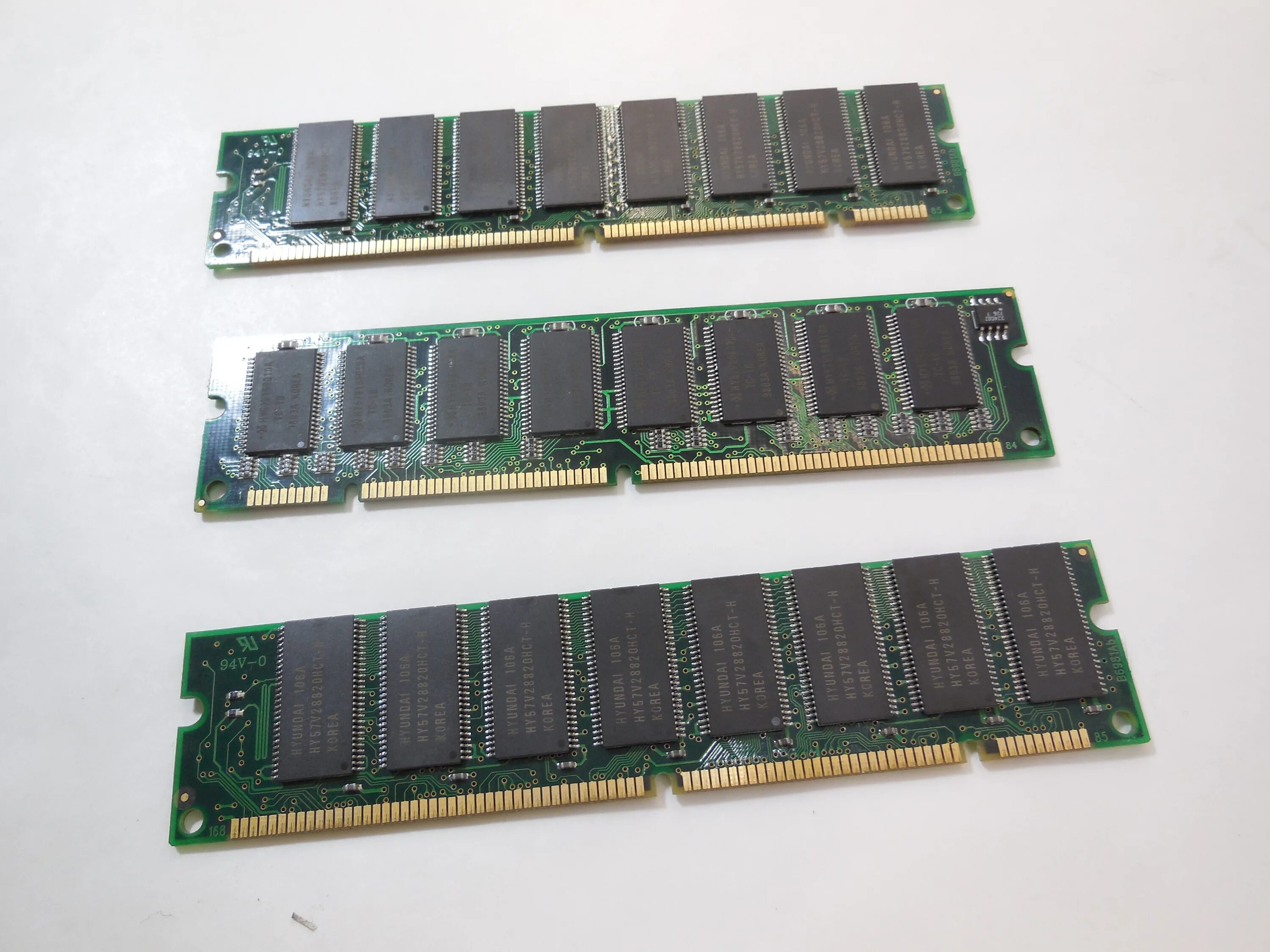 Типы dimm. Модуль памяти DIMM DDR 256mb PC-3200. SDRAM pc133. Оперативная память SDRAM pc133 256mb. SDRAM pc100.