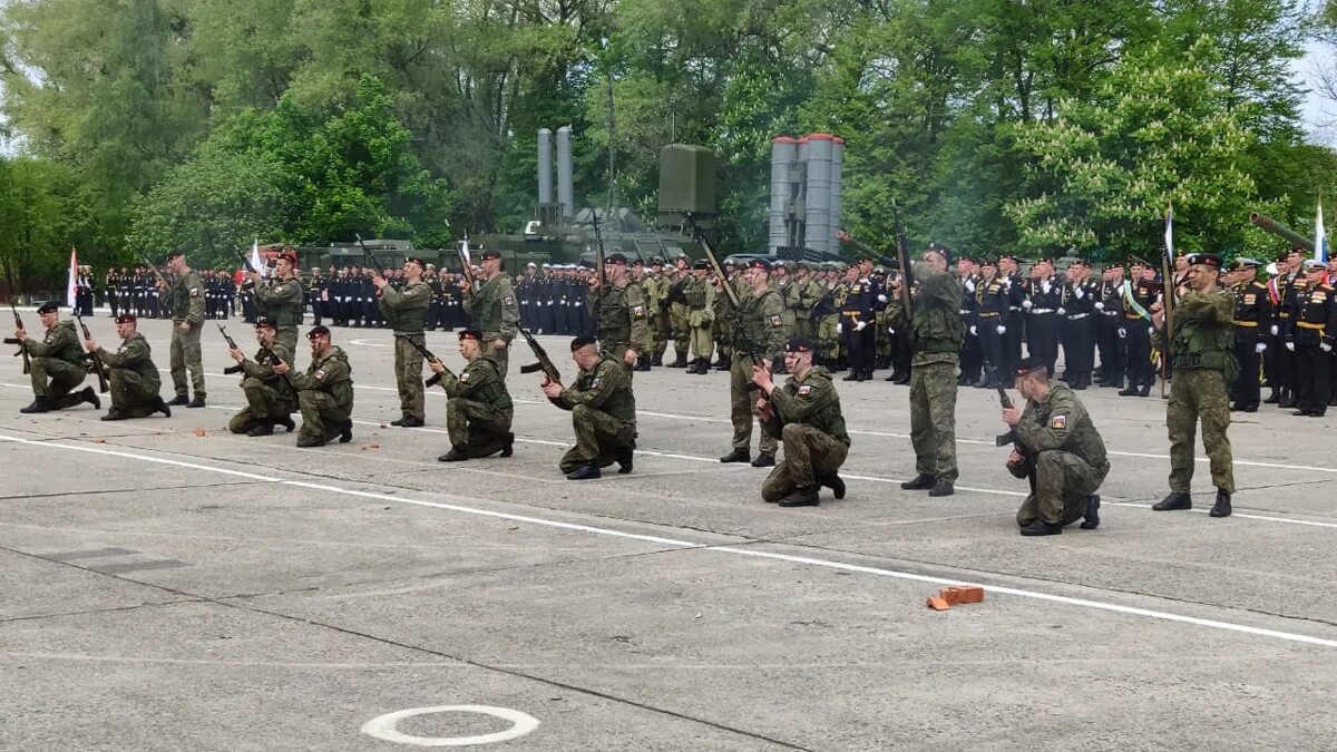 Парад в Балтийске 2021 морской пехоты. Парад Балтийского флота 2021. Парад в Балтийске. Военный парад в Балтийске. 27 ноября 2012