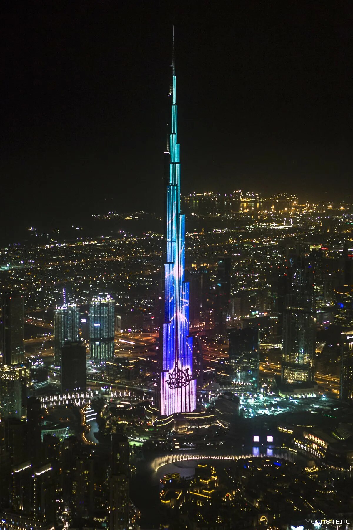 Башня бурдж халифа где. Башня Бурдж Халифа. Башня Халифа в Дубае. Башня Бурадж Халиф. Дубай башня Бурдж Халифа высота.