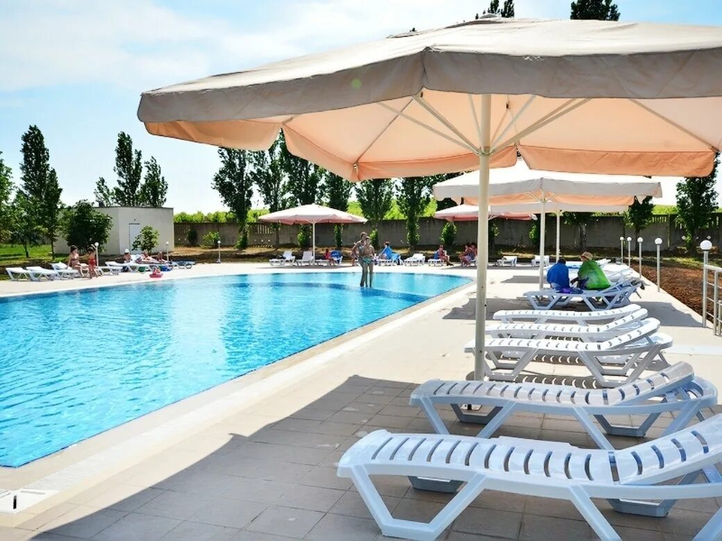 Угловое крым пансионат таврида мыс лукулл. Отель таврида мыс лукулл. Курортный отель таврида мыс лукулл. Таврида мыс лукулл 2*. Отель таврида крым бахчисарайский район.