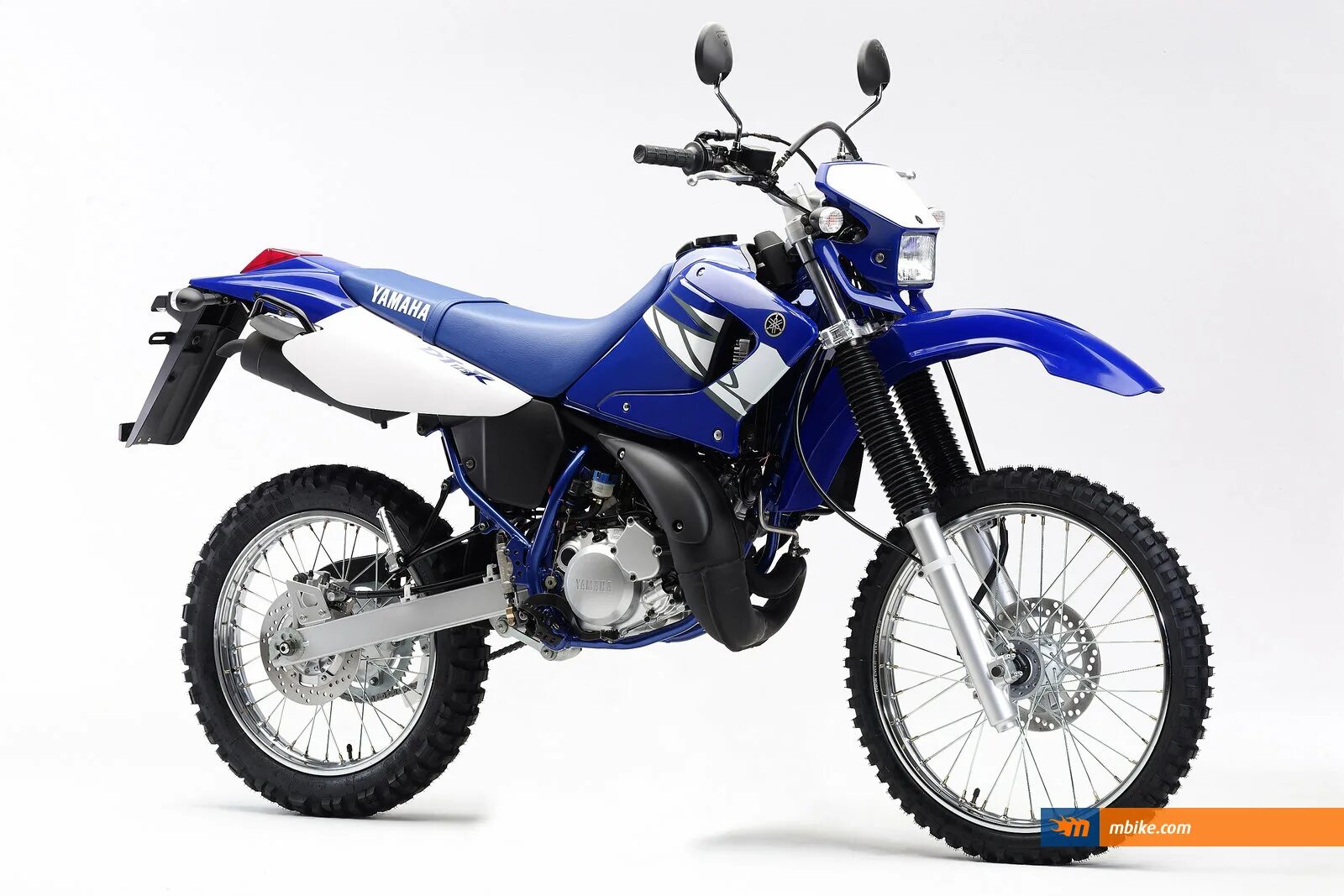 Купить ямаха двухтактный. Yamaha DT 125 2t. Yamaha DT 125 эндуро. Yamaha 125 Enduro. Ямаха 125 кубов мотоцикл эндуро.