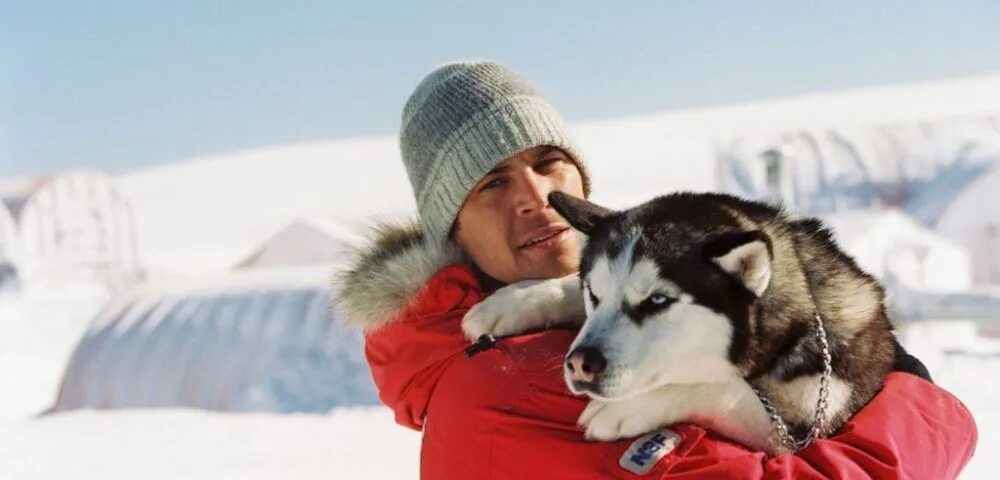 Поставь белый плен. Пол уокер белый плен. белый плен фильм 2006 белый плен. белый плен макс. фильм про собак хаски белый плен.