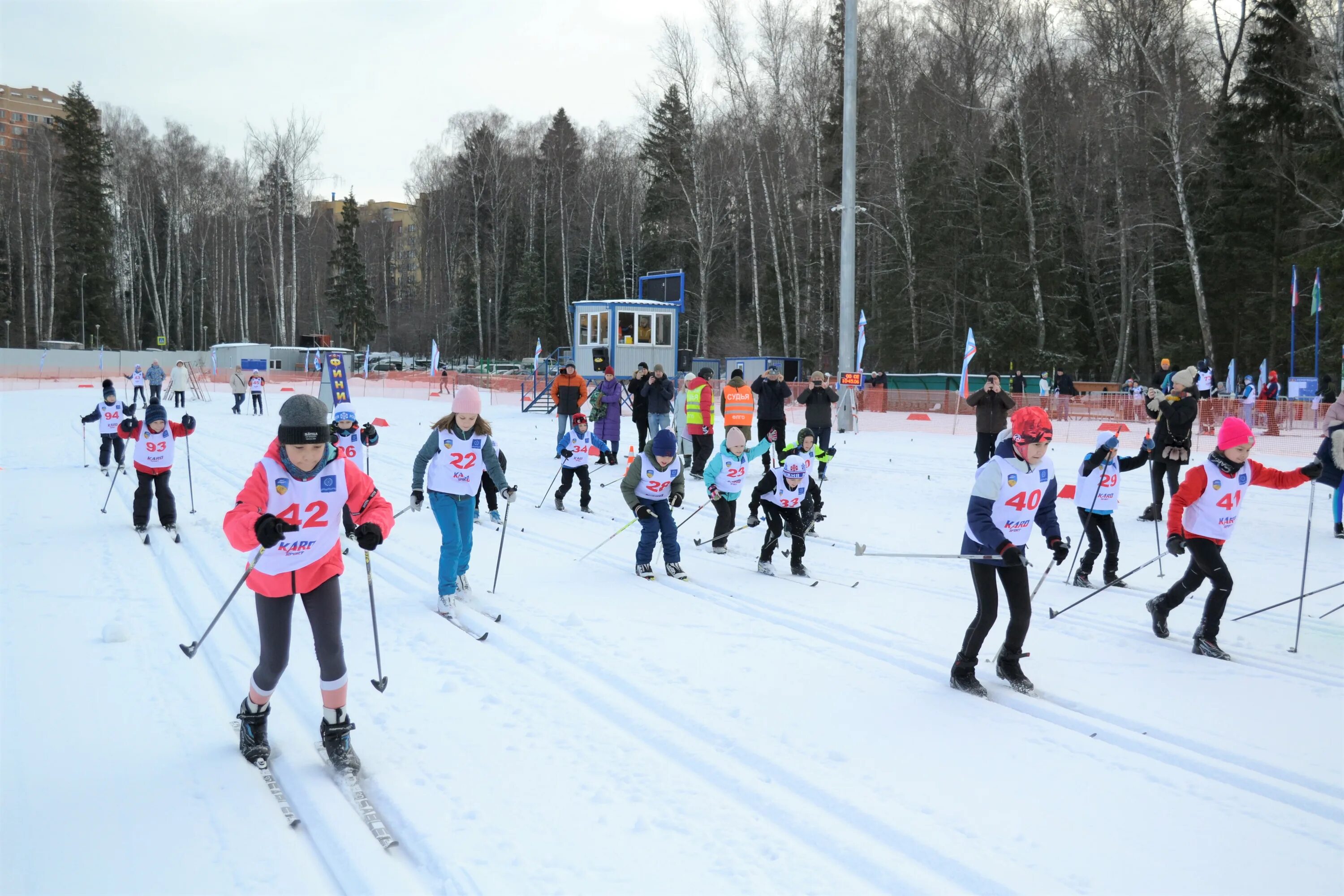 лыжня обнинска 2024. лыжня обнинска 2024. горнолыжный склон. лыжня россии 2022 калуга. народная лыжня клин 2021.