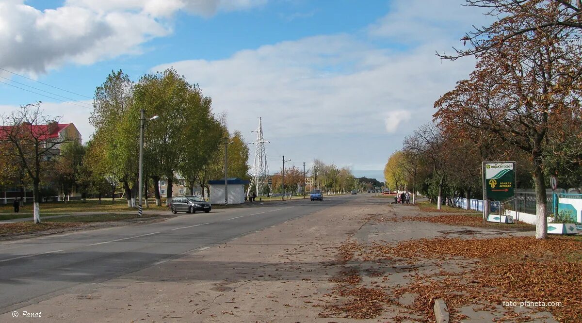 Районе по ул 50 лет. Калинковичи гомельской области ул 50 лет октября. село калинковичи. улица 50 лет октября. центральная площадь калинковичского района.