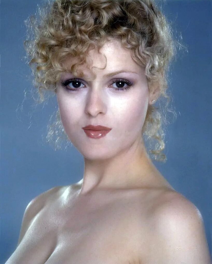 Bernadette o’reilly. Бернадетт питерс 2021. Бернадетт 1995. Бернадетт питерс hot. Bernadette peters 2022.