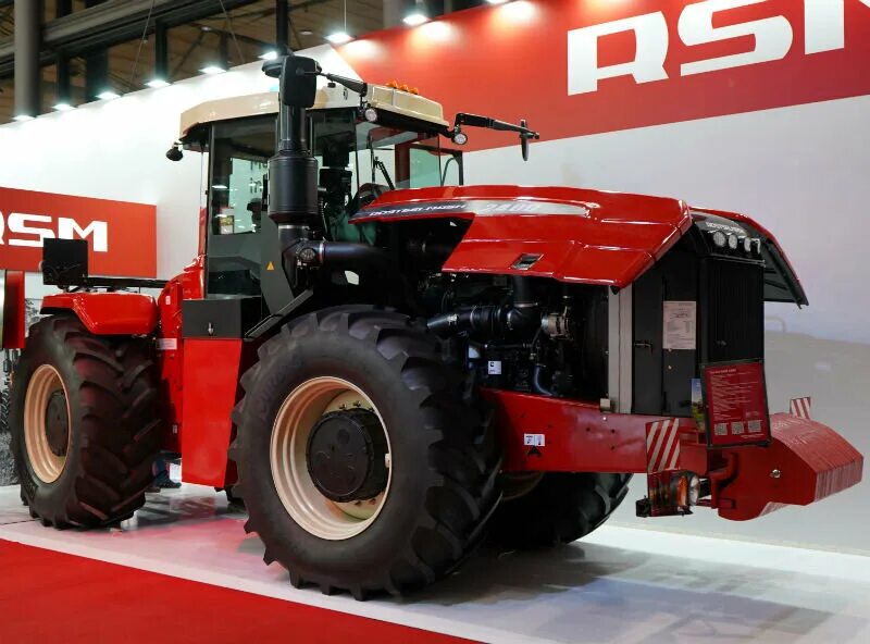 Трактор рсм 3000. Трактор ростсельмаш 2400. Трактор rsm 3535. Rsm трактор ростсельмаш. Rsm versatile 2375.