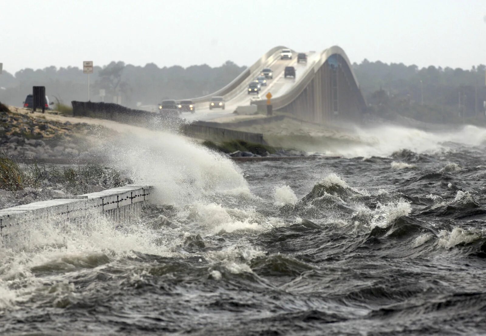 Новый Орлеан ураган Катрина. Ураган Катрина 2005. Тайфун Катрина. ЦУНАМИ Катрина.