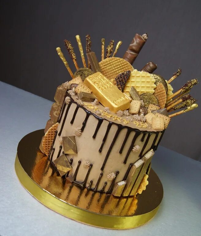 торт с короной для мальчика. торт с короной. золотистый торт. торт золотой мальчик.