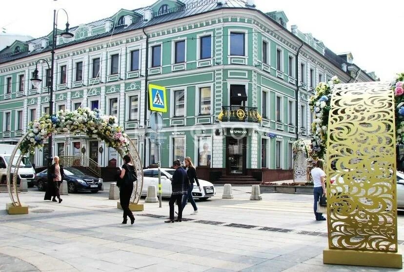 Паб коннолли стейшен в москве. Столешников пер 8 москва. Столешников пер д8. Столешников переулок 8. 11.