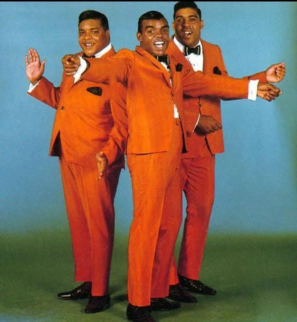 The Isley brothers. Группа the Isley brothers. 3 + 3 The Isley brothers. Певец оранжевом. I wanna shout