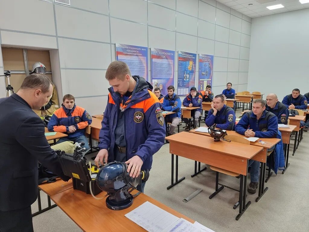 Федеральный спасательный отряд мчс. Южный региональный поисково-спасательный отряд МЧС России. ЮРПСО МЧС России. Спасатели МЧС России. Отряд спасателей МЧС.