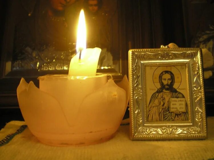 приворот на икону. икона и свеча. церковная магия. приворот на икону. магия приворот.