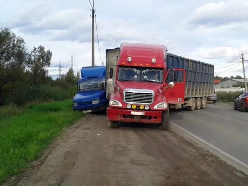 Фура череповец. Фура череповец. Аварии дальнобойщиков вологда. Тягач scania g400. Скания g400 2017.
