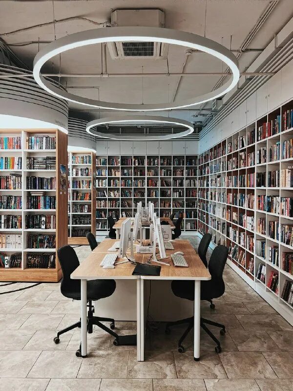 работа книжный спб