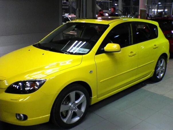 Bmw f30 yellow. Желтый цвет машины к чему. Желтый цвет машины к чему. Желтая пленка. Машина желтая.