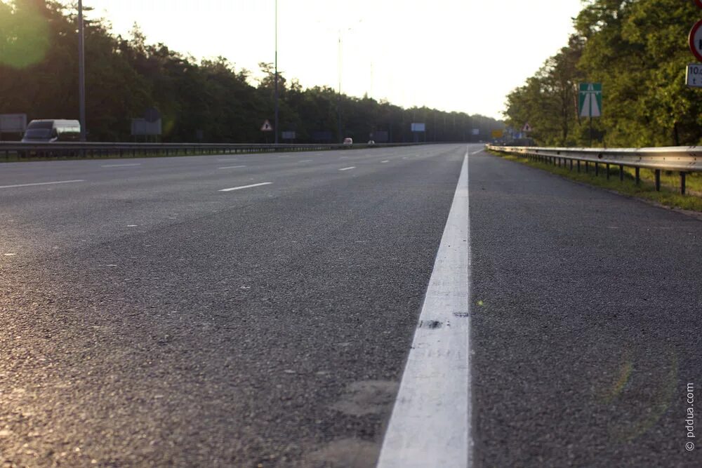 1 дорожной разметки. осевая линия разметки. линия вдоль дороги. 4 желтая линия. 2.