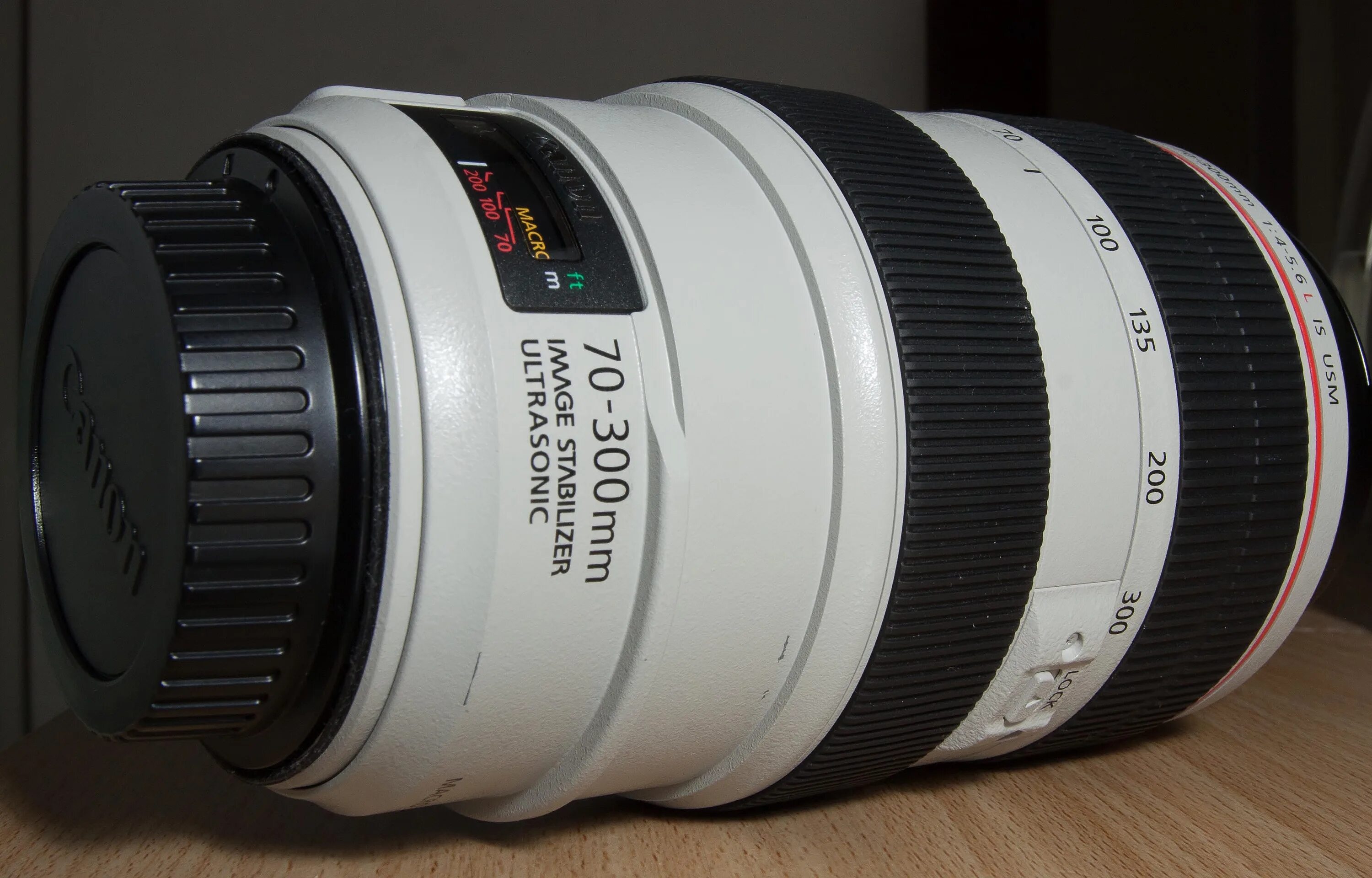 Объектив canon ef 70 300mm. Canon EF 70-300 f4-5.6. Объектив 70-300 Canon. Canon 70-300 f 4-5.6.