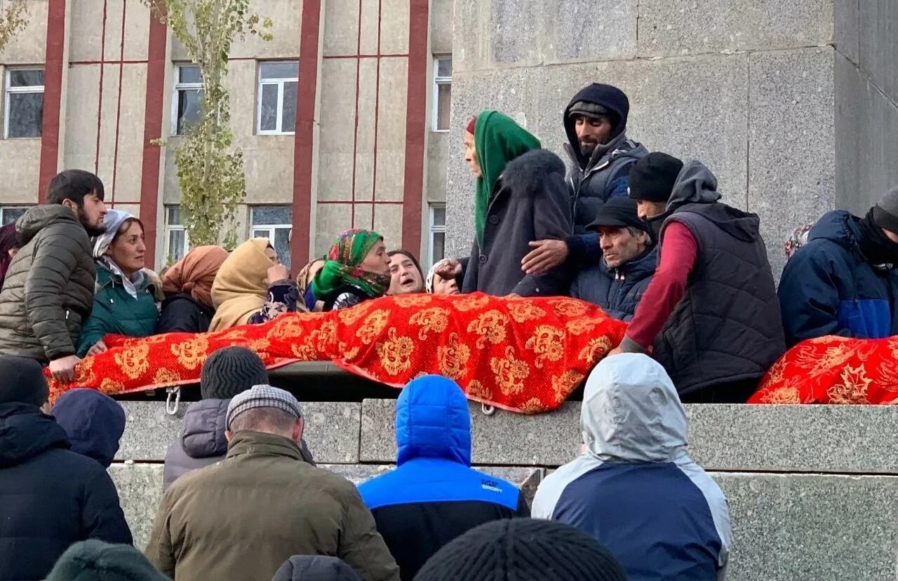 Таджиков призывают. Митинг в Таджикистане. Хорог беспорядки. Памир митинг. Памир протесты.