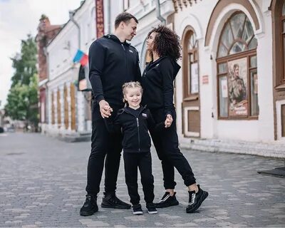 В одном стиле но не