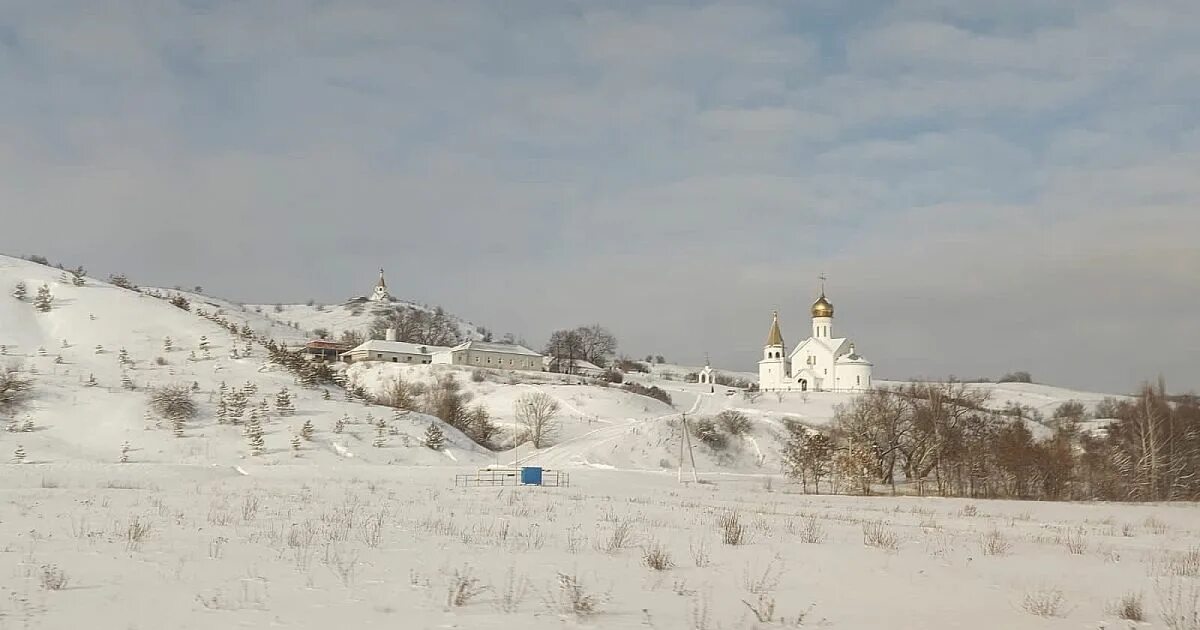 Холки домики. Холки домики. Холки монастырь белгородская область. Холки монастырь белгородская область. Чернянка холки монастырь.