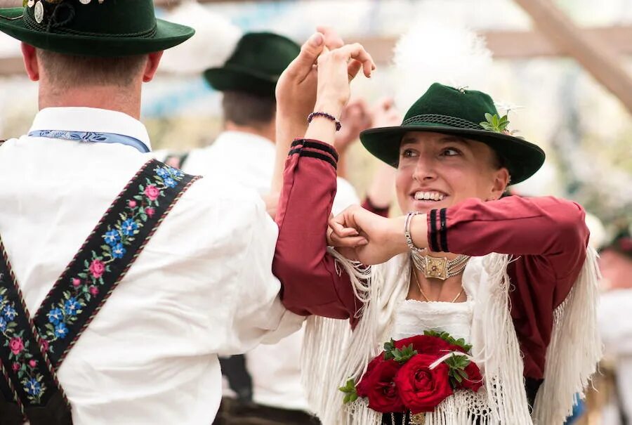Менталитет человека. Культура германии. Традиции германии. Фестиваль народов россии. Традиционный менталитет.