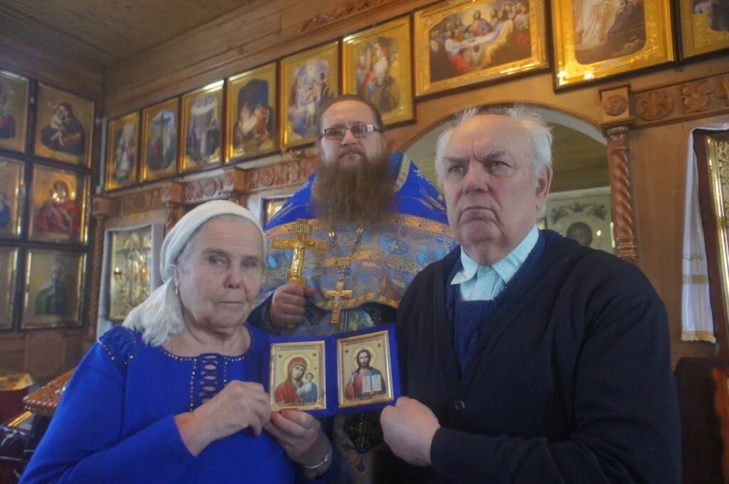 Погода в б мурте на дней. Храм святителя Луки большая Мурта. Батюшка в большой Мурте. Большая Мурта Красноярский край Церковь.