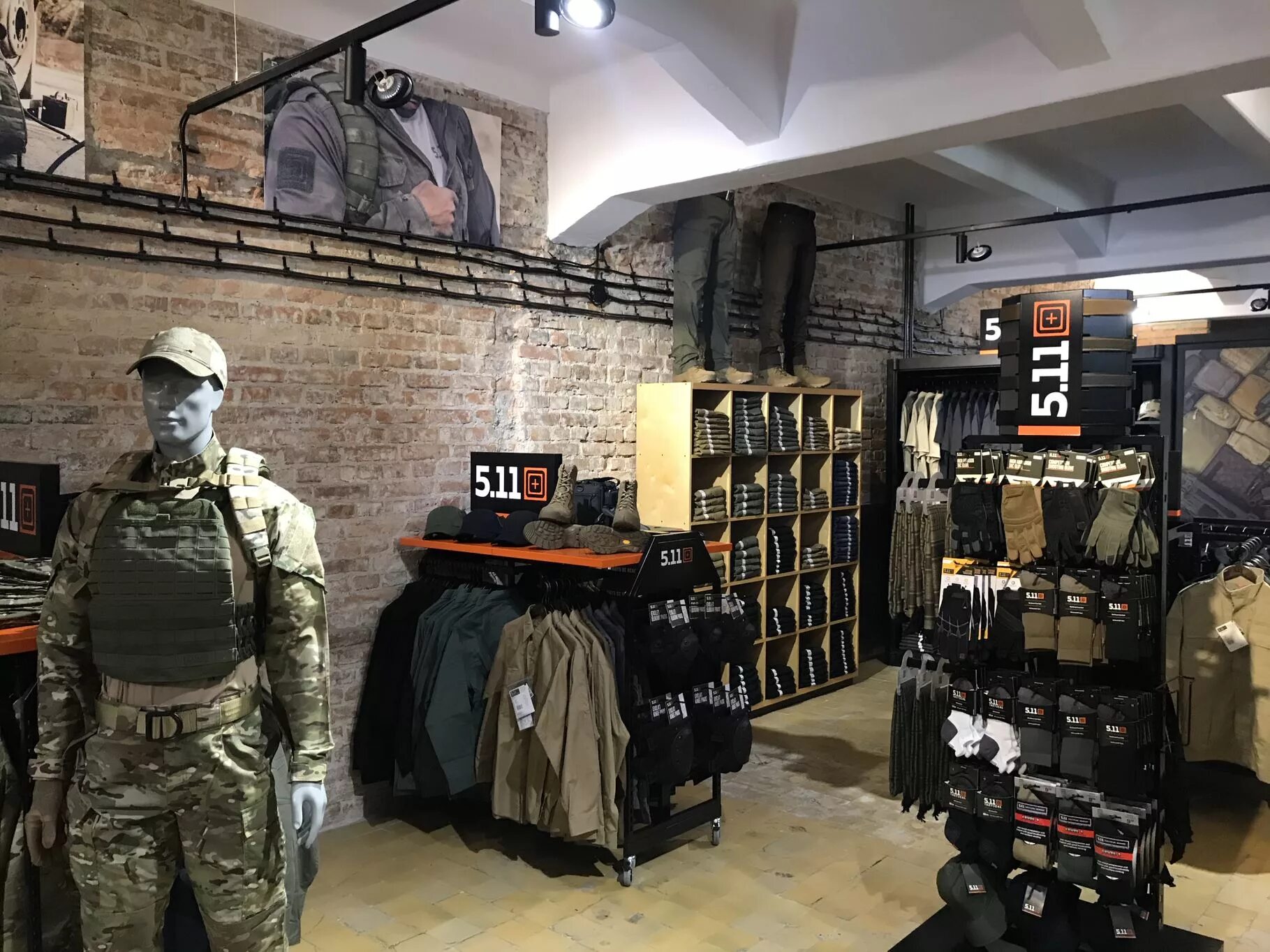 5.11. 5.11 Tactical Чечня. Tactical Store 5.11 Istanbul. 5.11 Spartivka. 5 11 Tactical магазин в Москве.