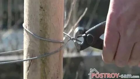 Как натянуть проволоку между столбами