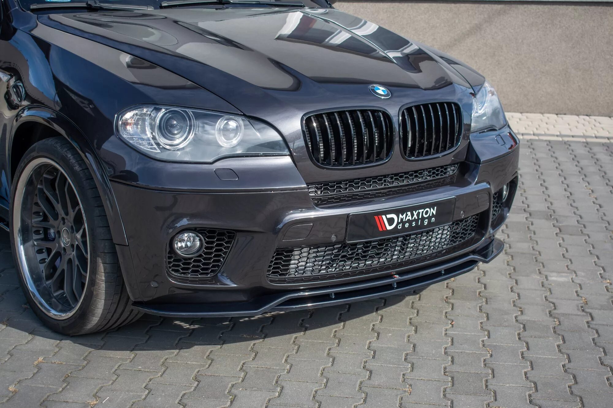 Бмв е70 дорестайлинг. BMW x5 e70 m Pack. BMW x5 e70 m пакет дорестайлинг. BMW x5 e70 m-Pack сплиттер. БМВ x5 e70 в m пакете.