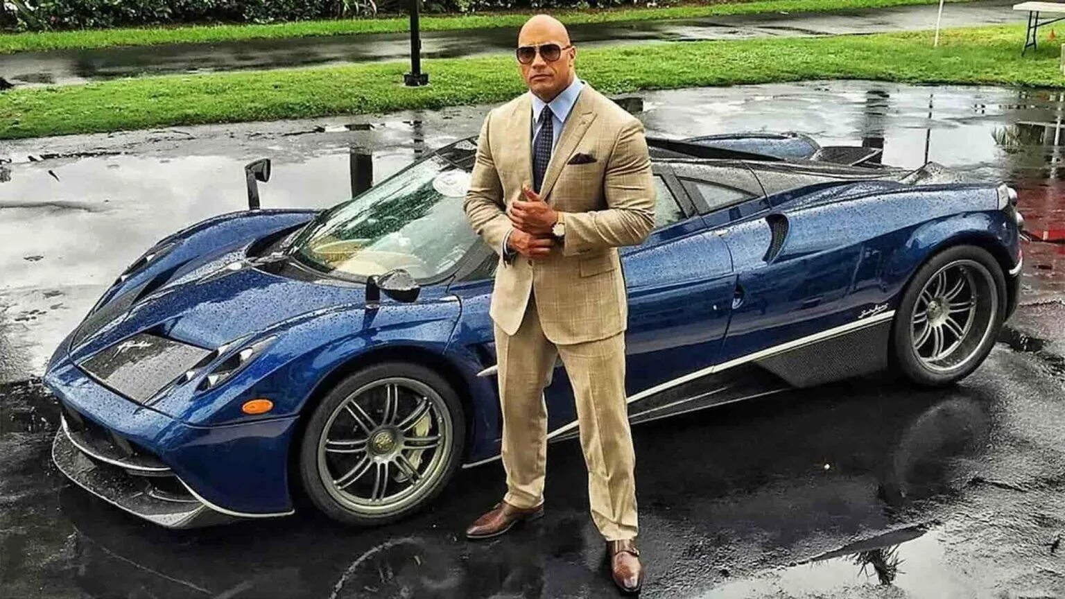 Люди сильнее машин. Дуэйн Джонсон car. Dwayne Johnson Pagani Huayra. Пагани машина Дуэйна Джонсона. Джейсон Стэтхэм Феррари.