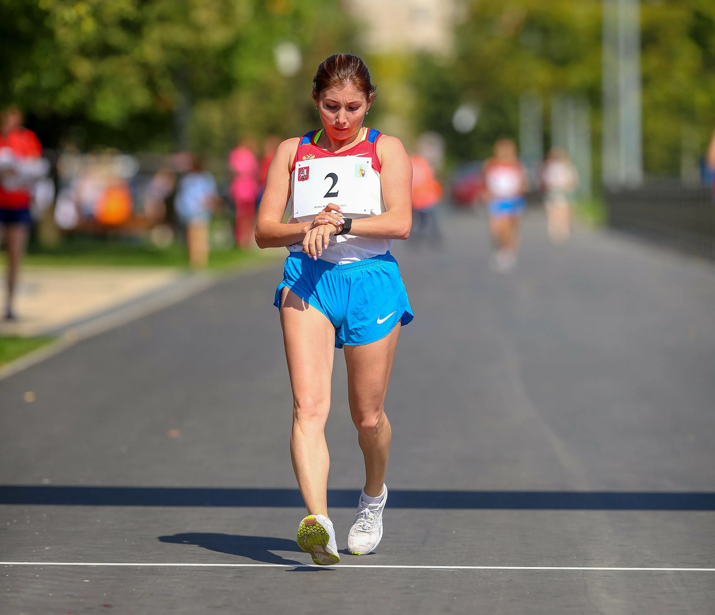 Спортивная ходьба в легкой атлетике. Спорт ноги. Спортивная ходьба дистанции. Спортивная ходьба в легкой атлетике россия. Легкая атлетика ходьба.