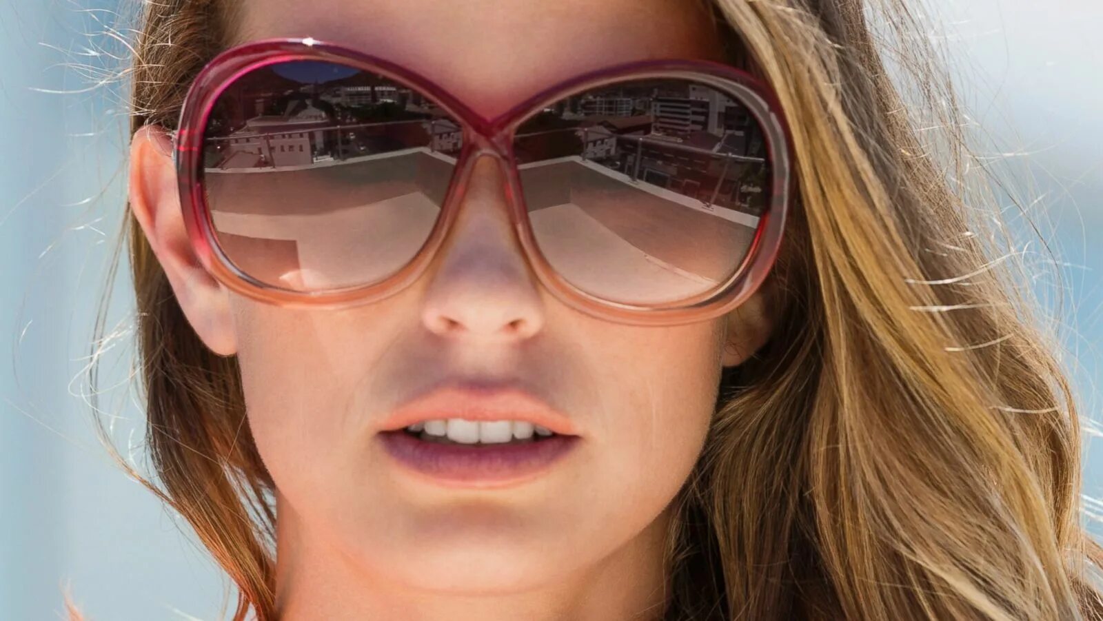 Your sunglasses. Очки ray ban солнцезащитные Авиаторы 100%UV Protection. Очки ray ban Aviator на лице прозрачные. Имиджи ray ban. Очки с временем.