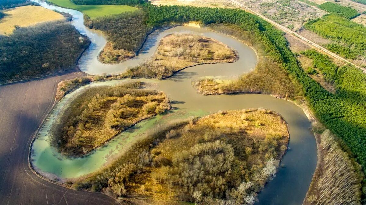 Река на юге страны. Река Морава Чехия. Река Южная Морава Сербия. Морава (верхний приток Дуная). Река Морава и Моравы.