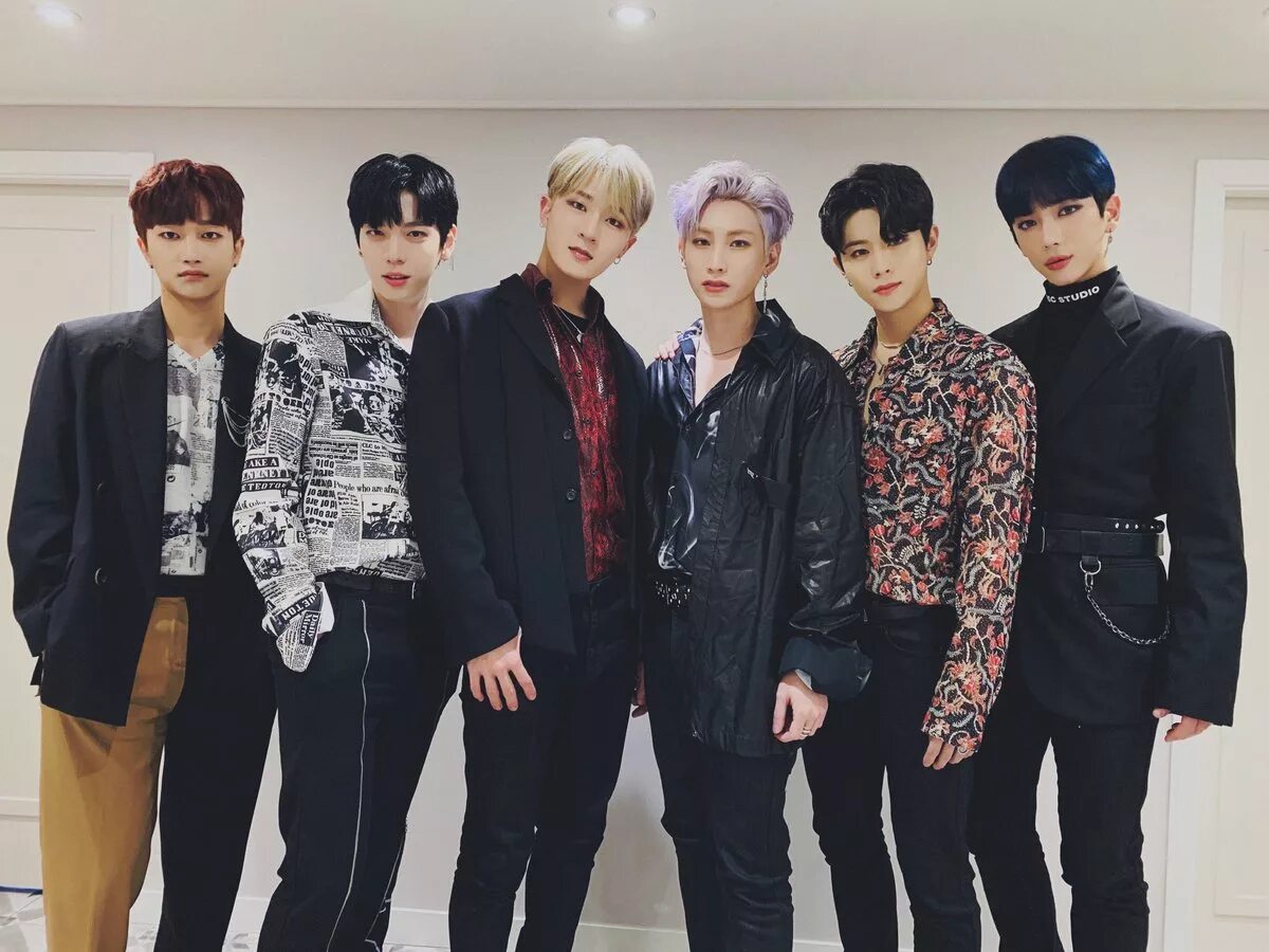 S group one. In2it Band. Айзек in2it. In2it корейская. In2it корейская группа распалась.