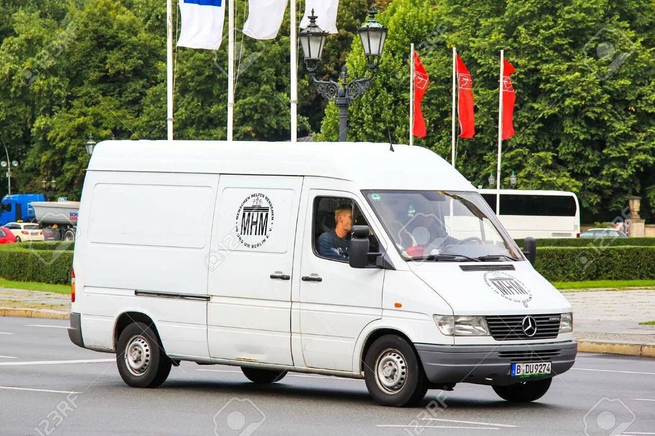 Mercedes-benz sprinter w901-905. Мерседес спринтер 901. Мерседес спринтер w901. Mercedes-benz sprinter 901 1995. Mercedes-benz sprinter 901 tuning.