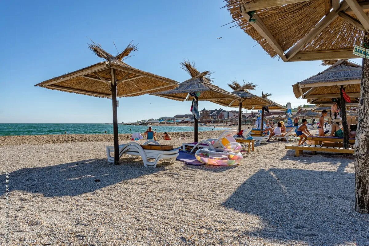 Бердянская коса посейдон. Бердянск жилье 2024. Пляжи азовского моря. Курорт бердянск на азовском море. Фото отелей бердянска.