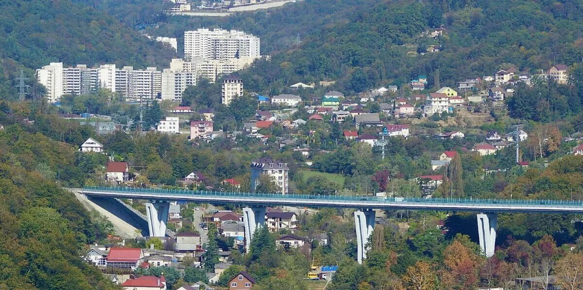 Раздольное краснодарский край сочи. Село Раздольное Хостинский район Сочи. Мкр Раздольное Сочи. Хостинский виадук. Раздольненский виадук Сочи.