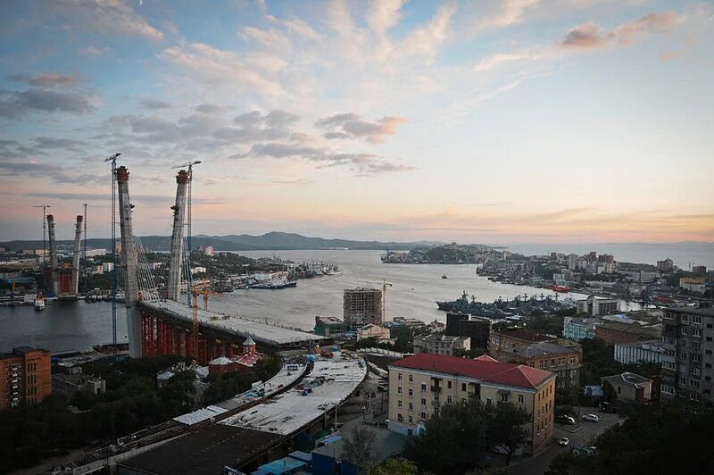 Сколько сейчас время в владивостоке. Золотой мост Владивосток. Время во Владивостоке сейчас. Россия Владивосток время.