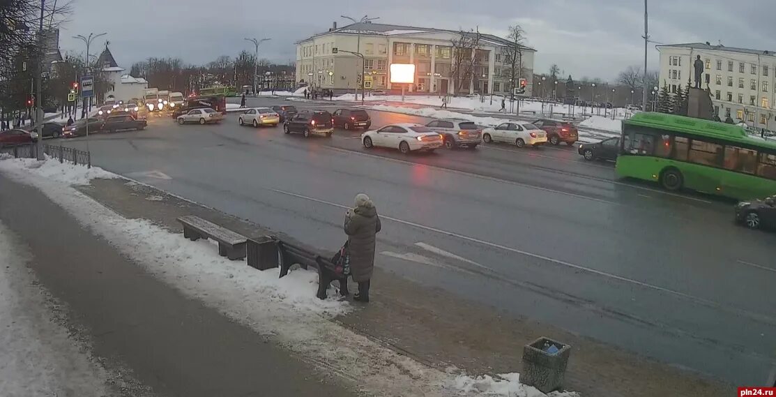 Мешает движению 6
